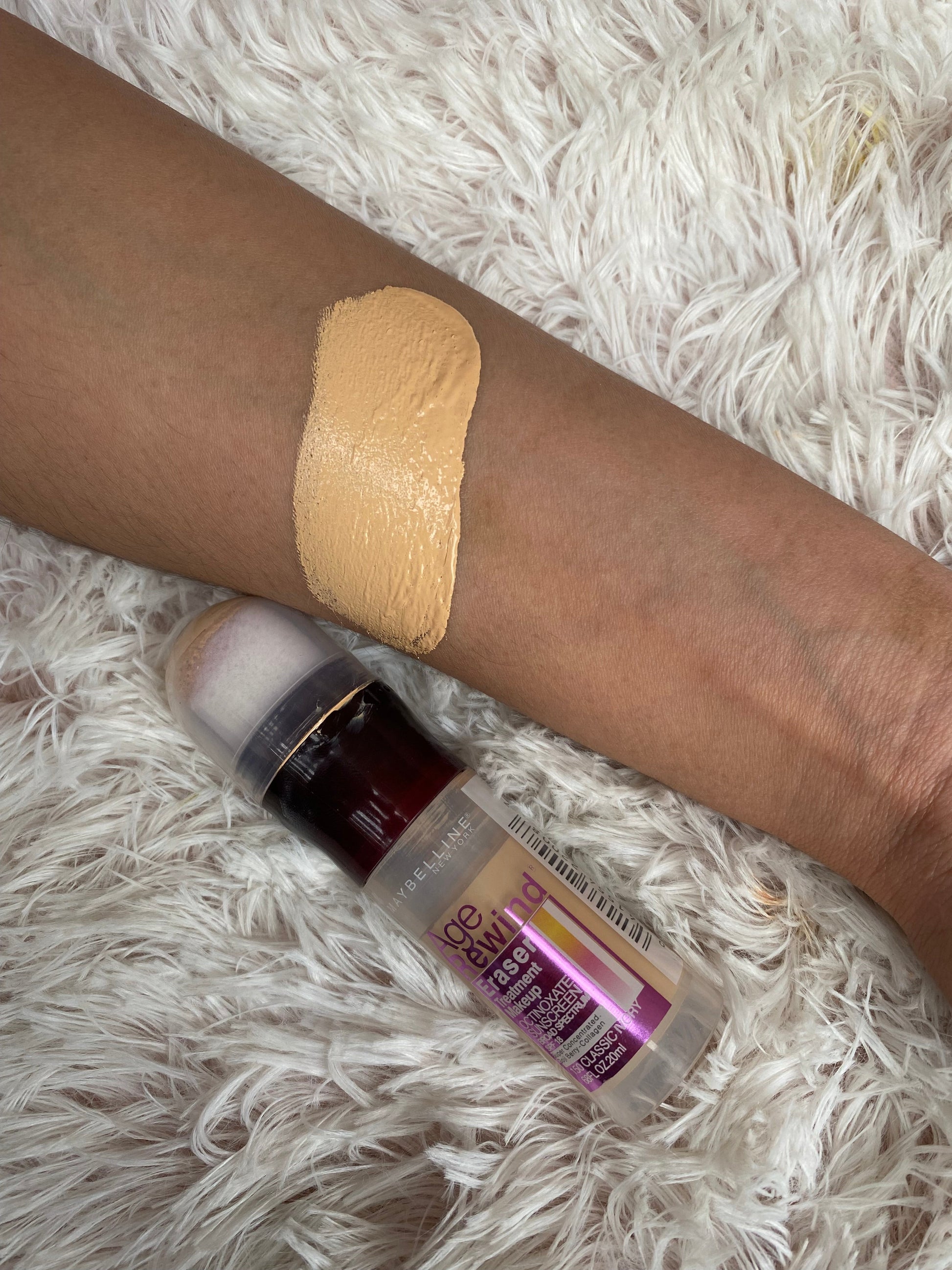 Maybelline INSTANT  age rewind foundation + concealer ( extra  big size) - Classy Touch Pk